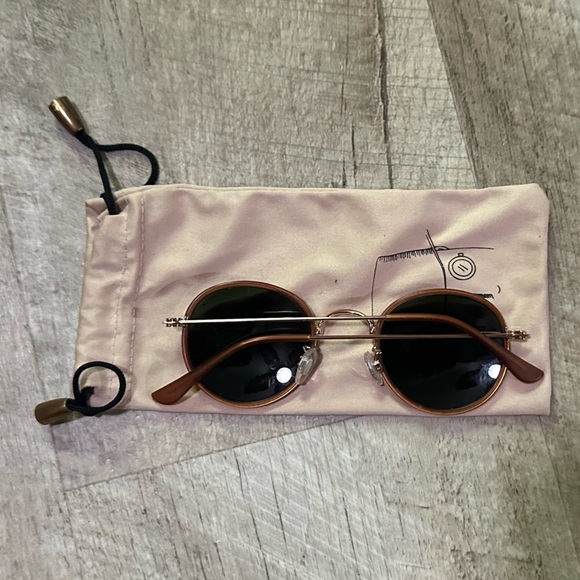 Round sunglasses with mauve metal rim - Picture 2 of 3